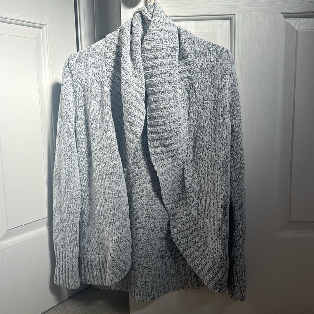 Gray knitted cardigan